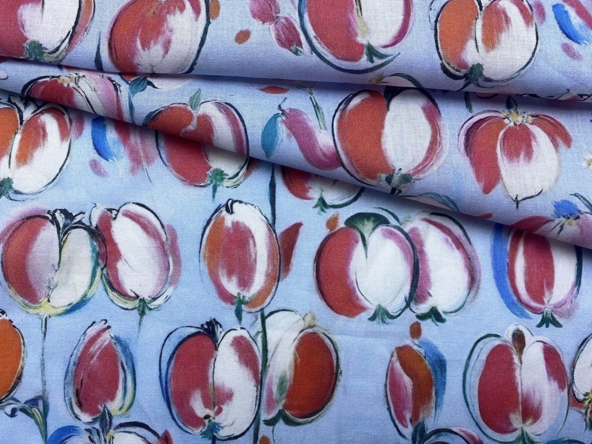 Ткань Поплин  голубого цвета с принтом яблоки 14345 1